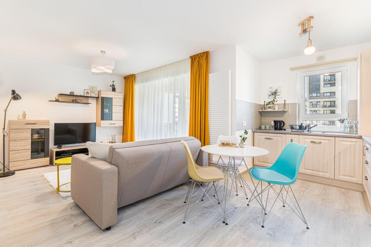 Rentforcomfort Apartment Ella 2 Braşov Buitenkant foto