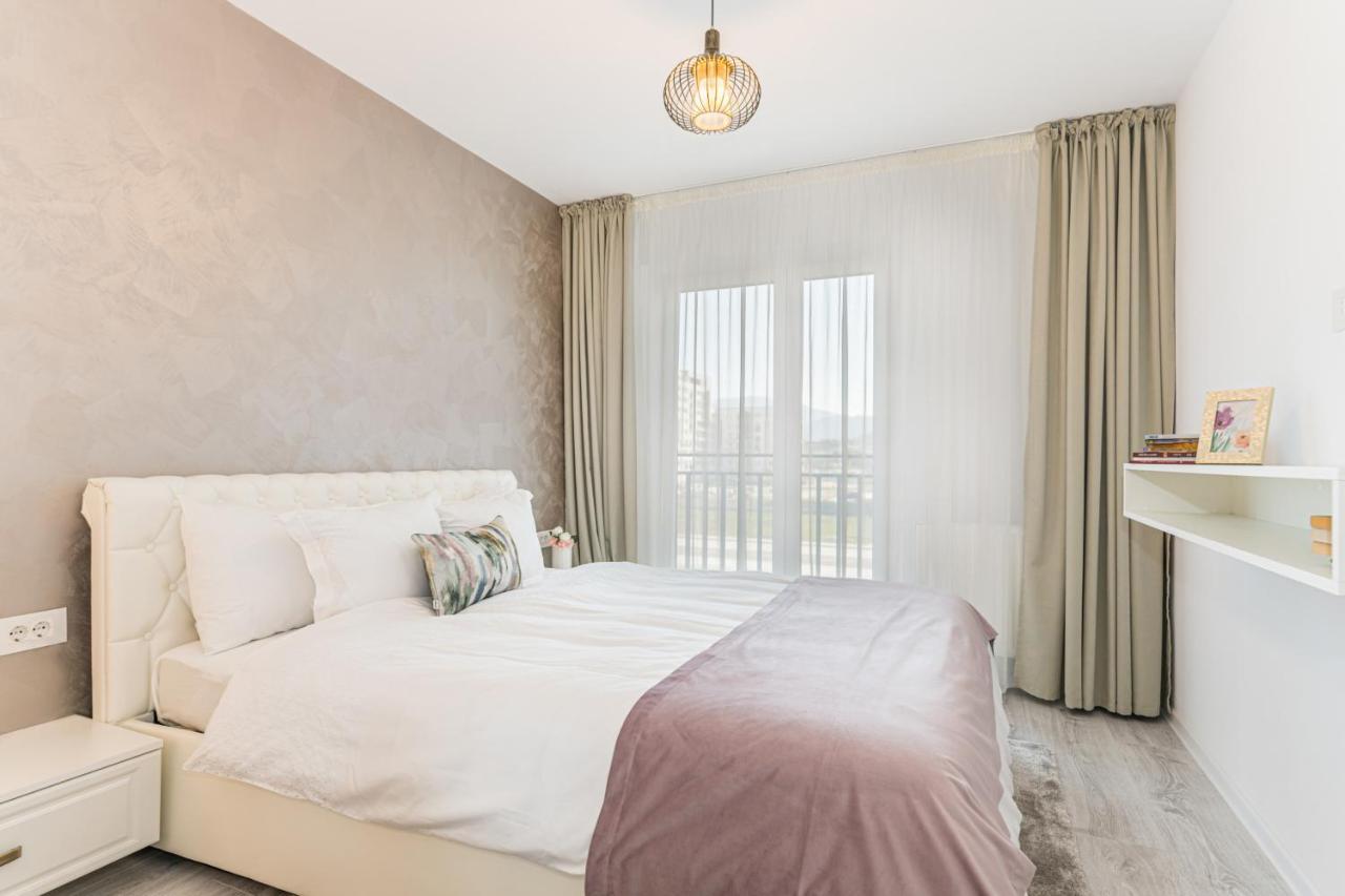 Rentforcomfort Apartment Ella 2 Braşov Buitenkant foto